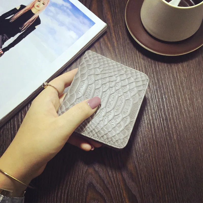 

Korean Version Snake Leather Wallet Female Short Section Ultra-Thin Wallet Mini Card Simple Buckle Purse