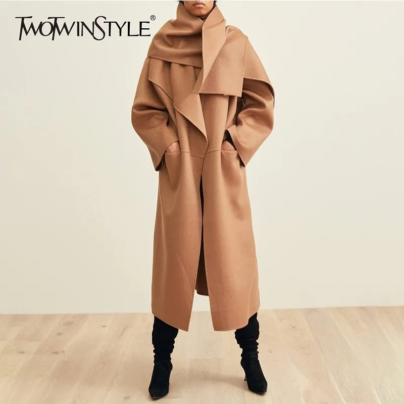 TWOTWINSTYLE кашемировые пальто женские с отворотом длинным рукавом разрезом сбоку
