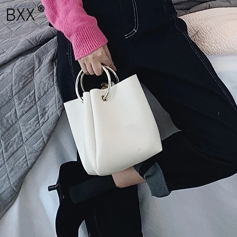 

[BXX] 2019 Spring Summer Stylish New White Color Double Metal Round Hoop Bucket Shape PU Leather Handbag All Match LM713