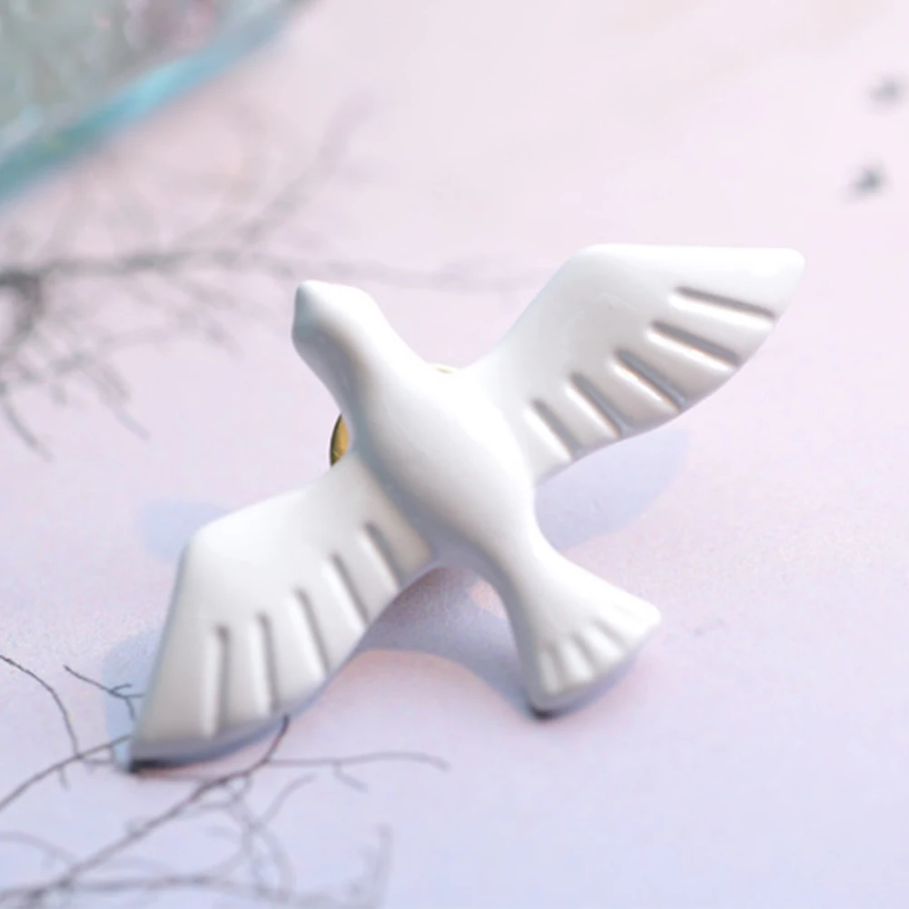

Fashion Decor Enamel Lapel Pin Animal Unique Brooch Breastpin Alloy Lapel Collar Sweater Clip Cartoon Jewelry
