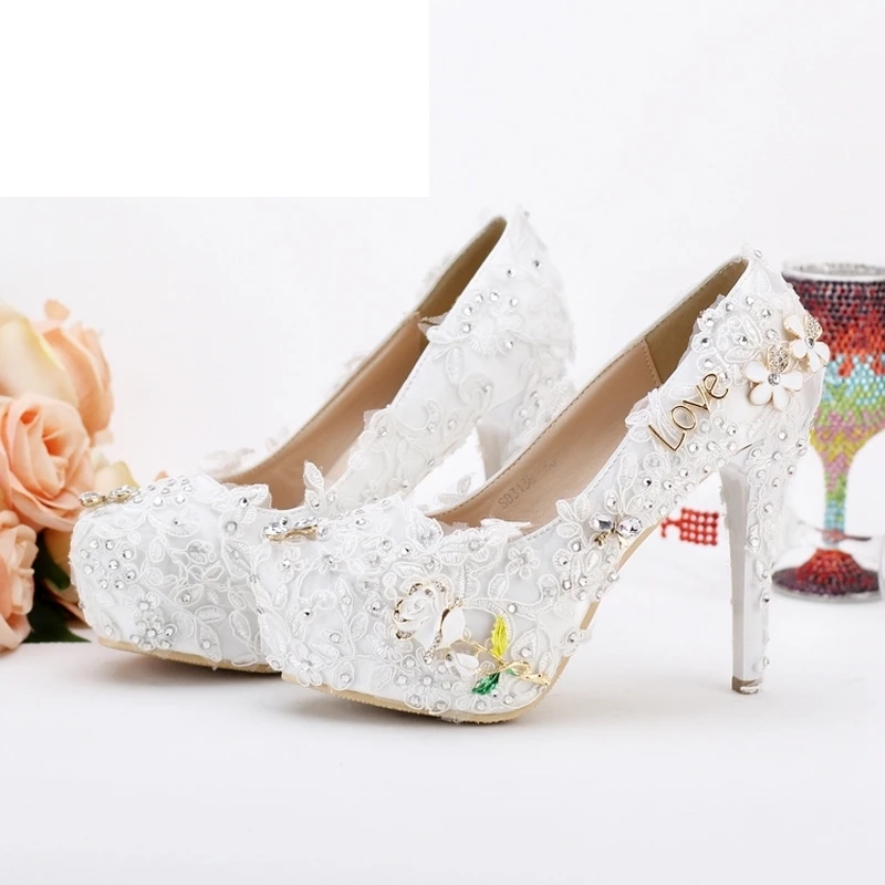 

2018 New Wedding Shoes Pageant Wedding Party Dress Shoes Custom Made Graceful Lace Flower Bridal Shoes Pumps White and Red Color