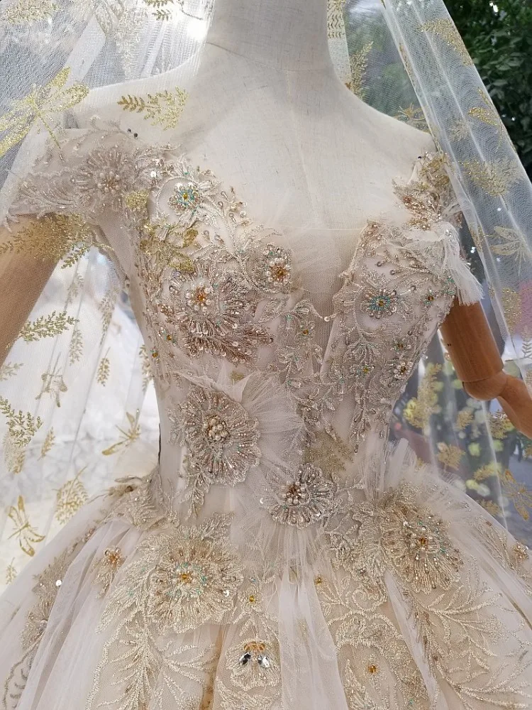 

2019 New Fashion Eppliqued With Beading Crystyal Backless Lace Up Cap Sheelves Ball Gown Long Veil Wedding Dress