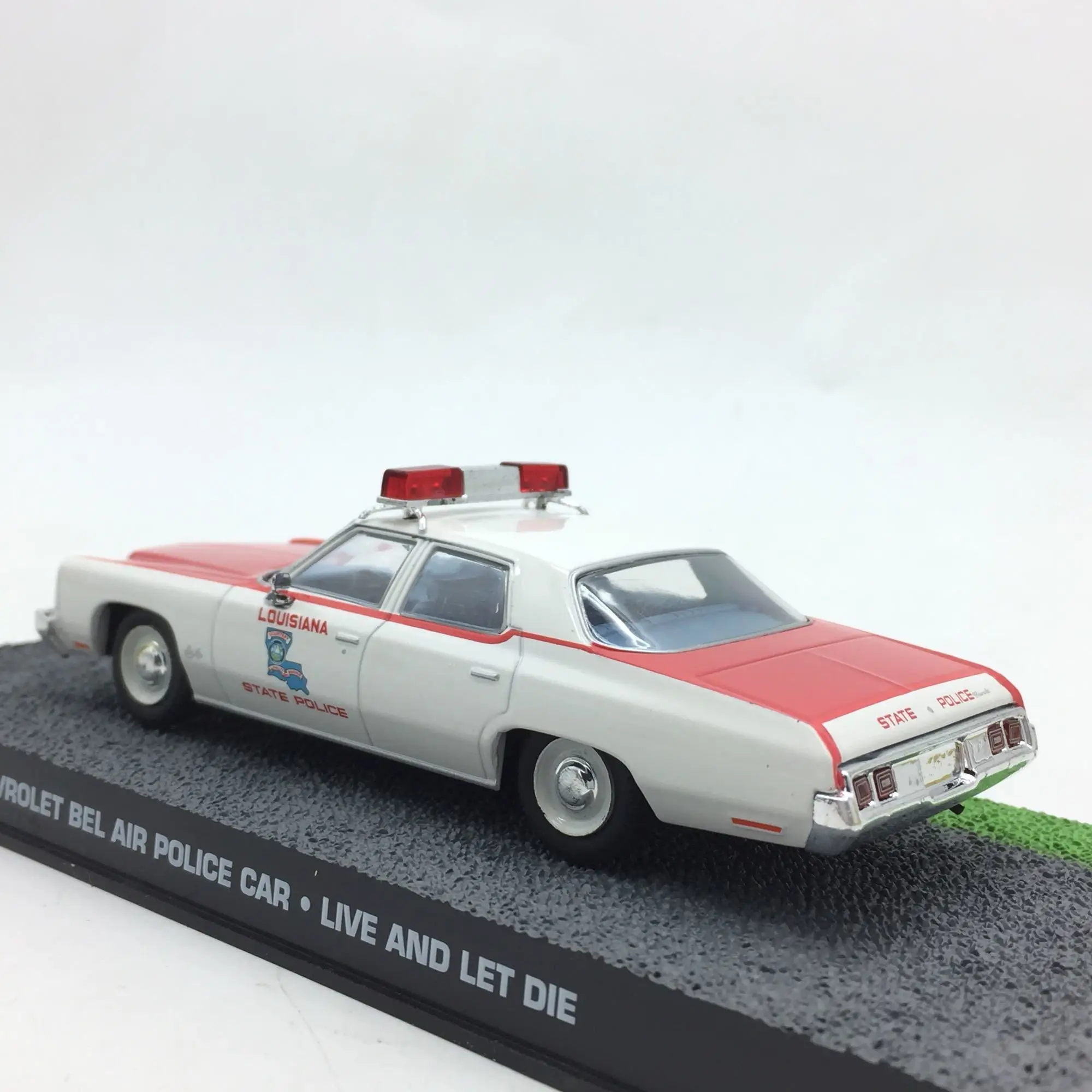 007 серия 1/43 новое специальное Литье металла под давлением модель автомобиля настольные украшения игрушки для детей