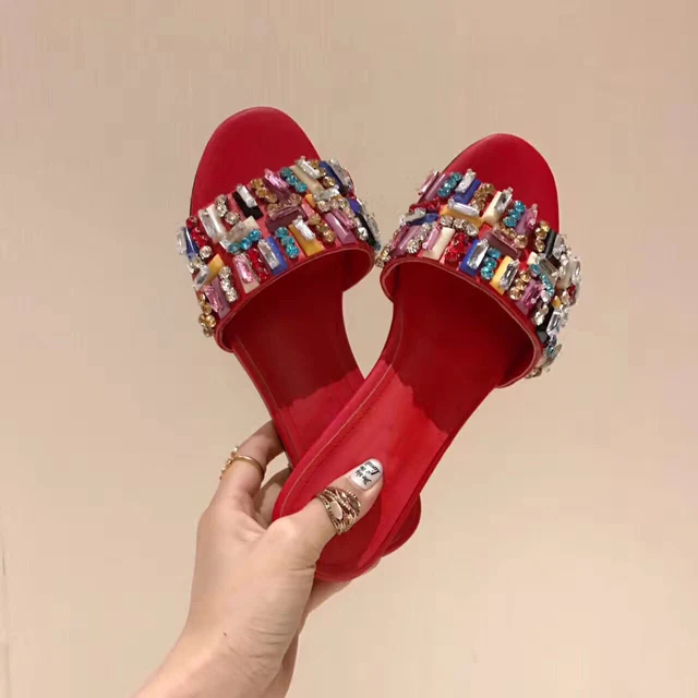 

2019 New Summer Slippers Shoes Woman Designer Chic Crystal Flats Leather Woman Slippers Top Quality Tide Outside Woman Slippers
