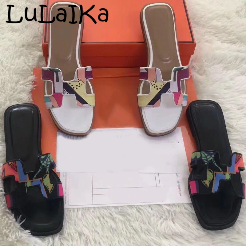 

Summer New Lady Round Head Embroidered Sandals 2019 Luxury Brand Beach Slippers Woman Non-slip outdoor Indoor Shoes