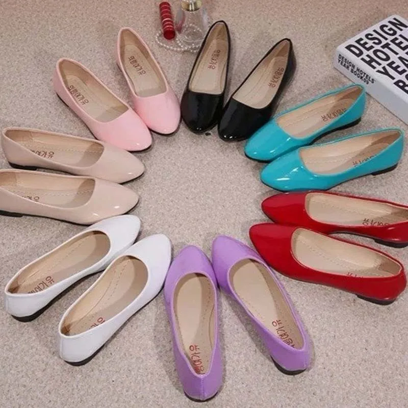 

New Womens Cute Casual Solid Shoes Female Comfort Slip On Round Toe PU Leather Flat Shoes Red White Blue Black Summer Beach Shoe