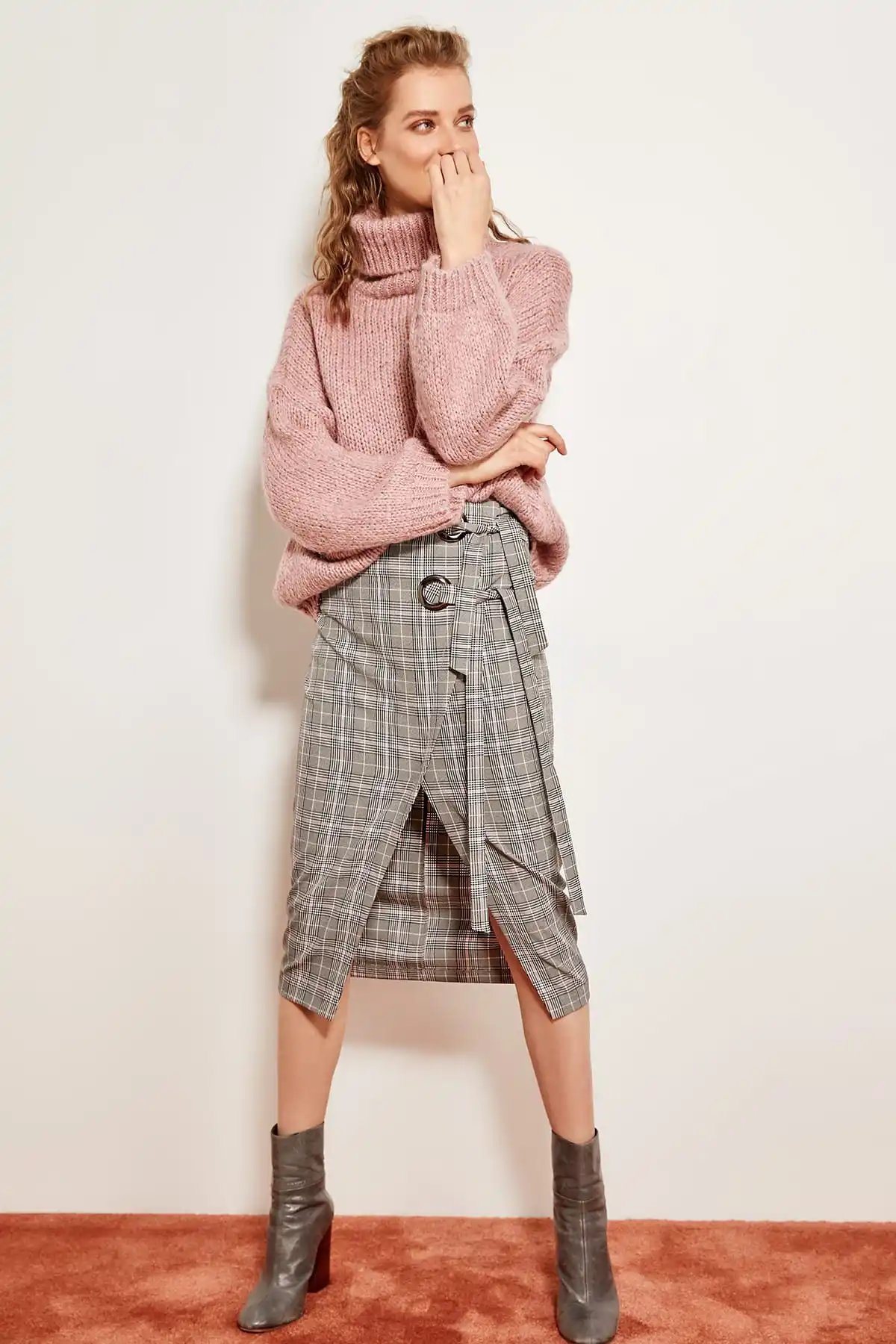 Trendyol-Black-breasted-plaid-skirt-TCLSS19LJ0065.jpg