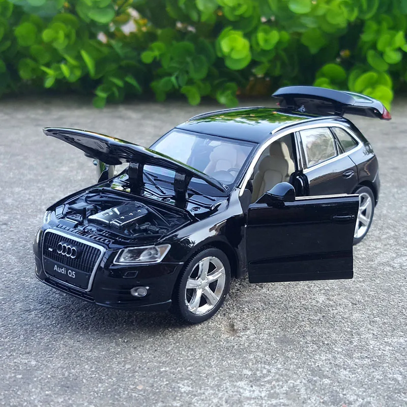 Лицензионная Коллекционная модель автомобиля SUV из сплава в масштабе 1:32 для TheAudi