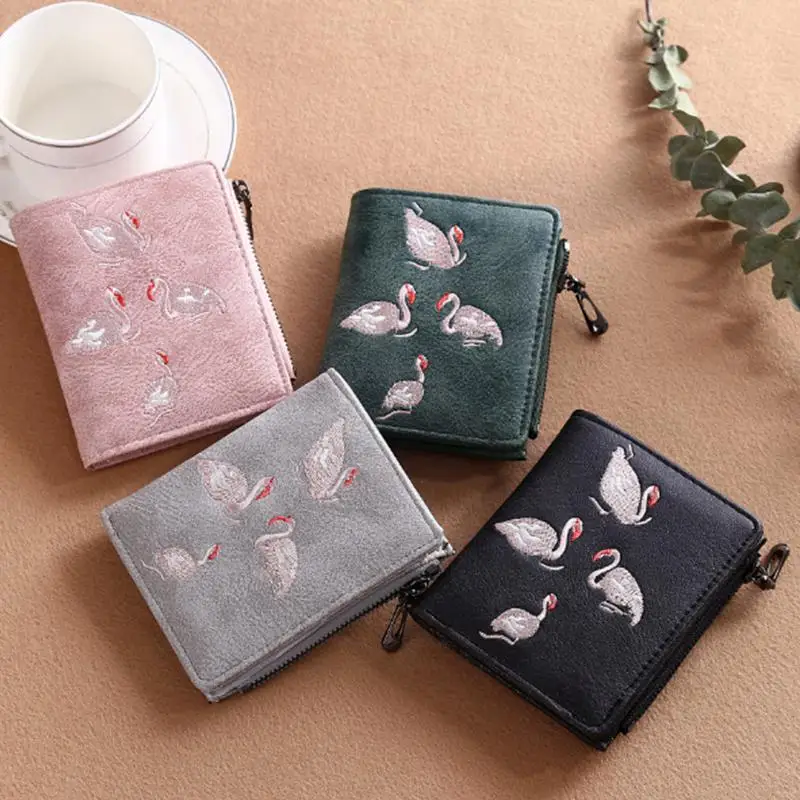 

PinShang Lady Exquisite White Swan Embroidery Short Style Matte Purse