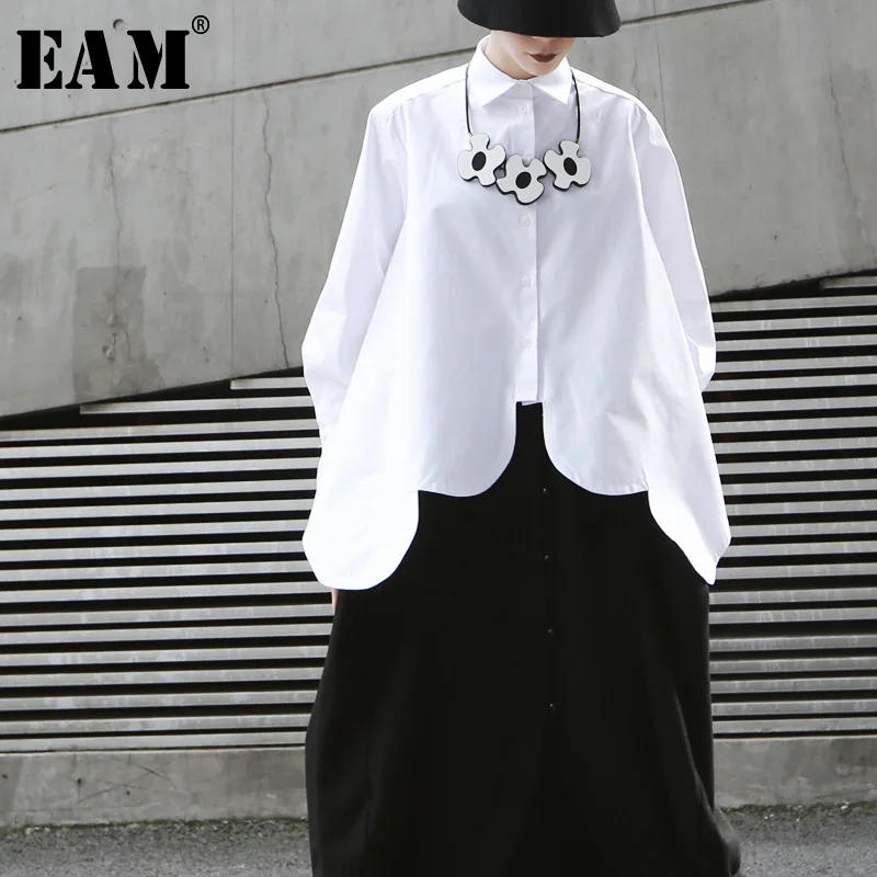  [EAM]2020 New Autumn Winter Lapel Long Sleeve White Irregular Hem Cut Stitch Irregular Big Size Shi