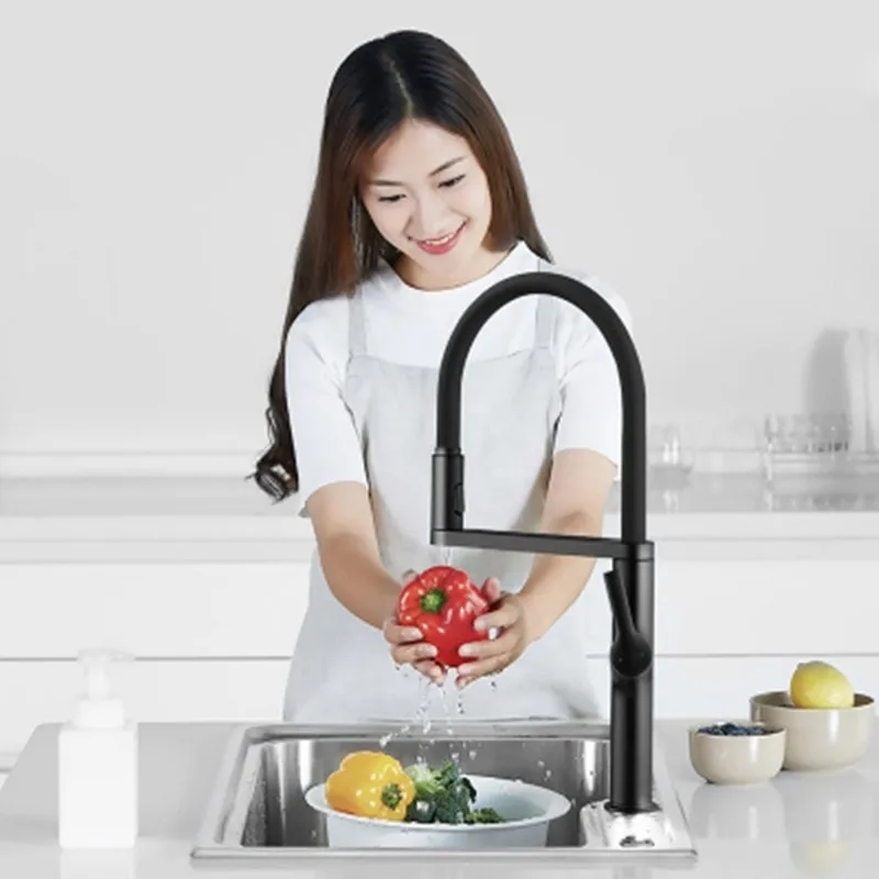 1 0.5s Effluent / 300 Degree Rotation / Two Splash Modes Kitchen Faucet For Kitchen Bathroom Sink F