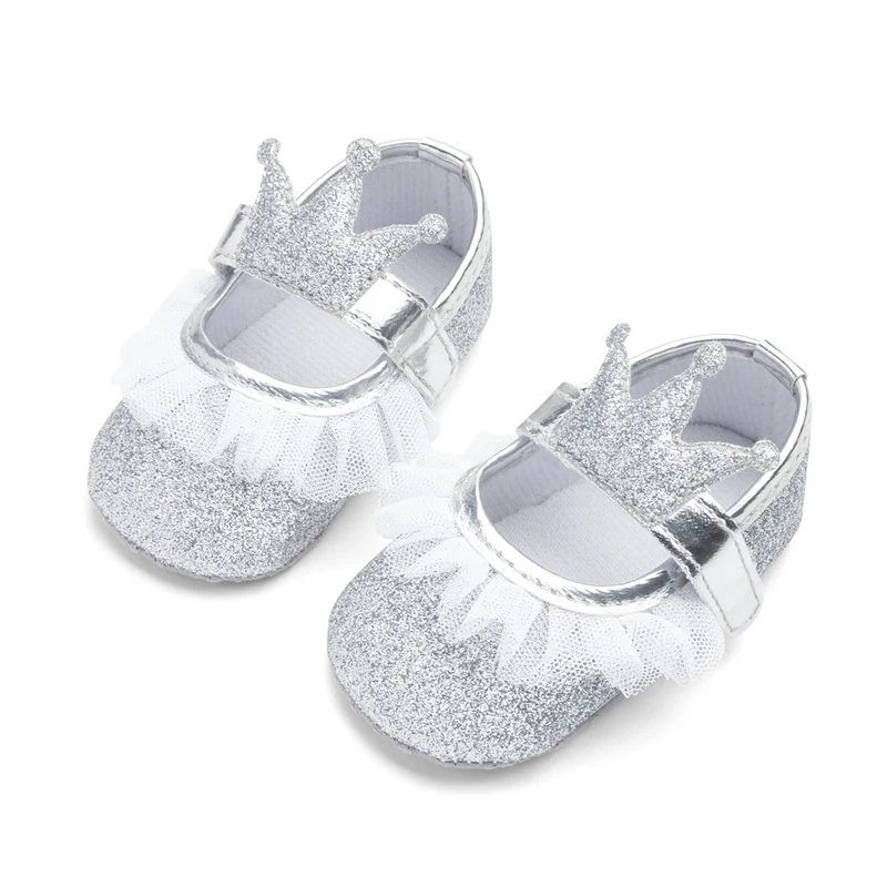 Обувь принцессы с кружевом для маленьких девочек; повседневная обувь с короной для новорожденных; кроссовки с мягкой подошвой