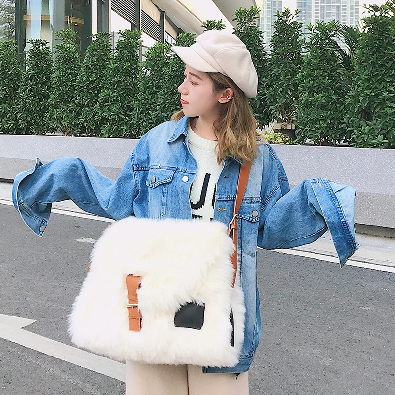 

[Super Seabob] 2019 new Fashion White Color Adjustable Wide Strap Polyester Lining Large Capacity Women Messenger Bag NA588