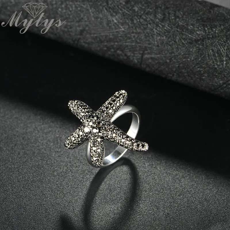 

Mytys Black Marcasite Ring Bohemia Starfish Rings for Women Sandbeach Holiday Antique Jewelry Party Accessory R1826