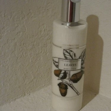 Ванна и тело работает Идеальный осенние листья лосьон для тела 10 floz (295 мл)|Ванная|