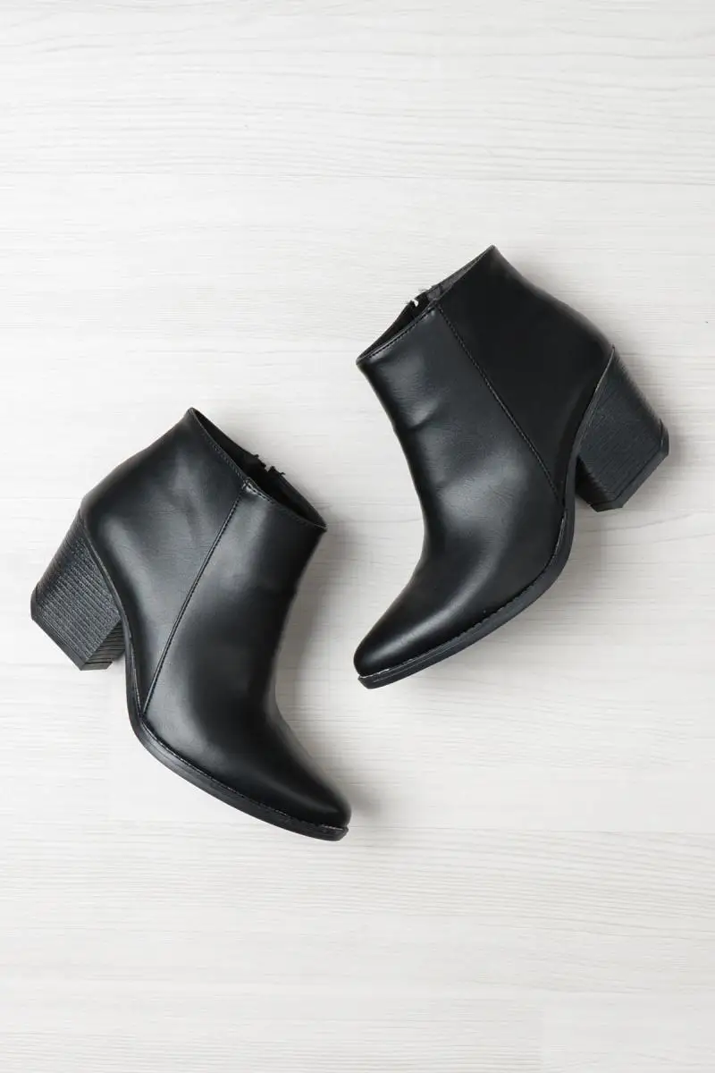 

Bambi Black Women Boots E0264713909