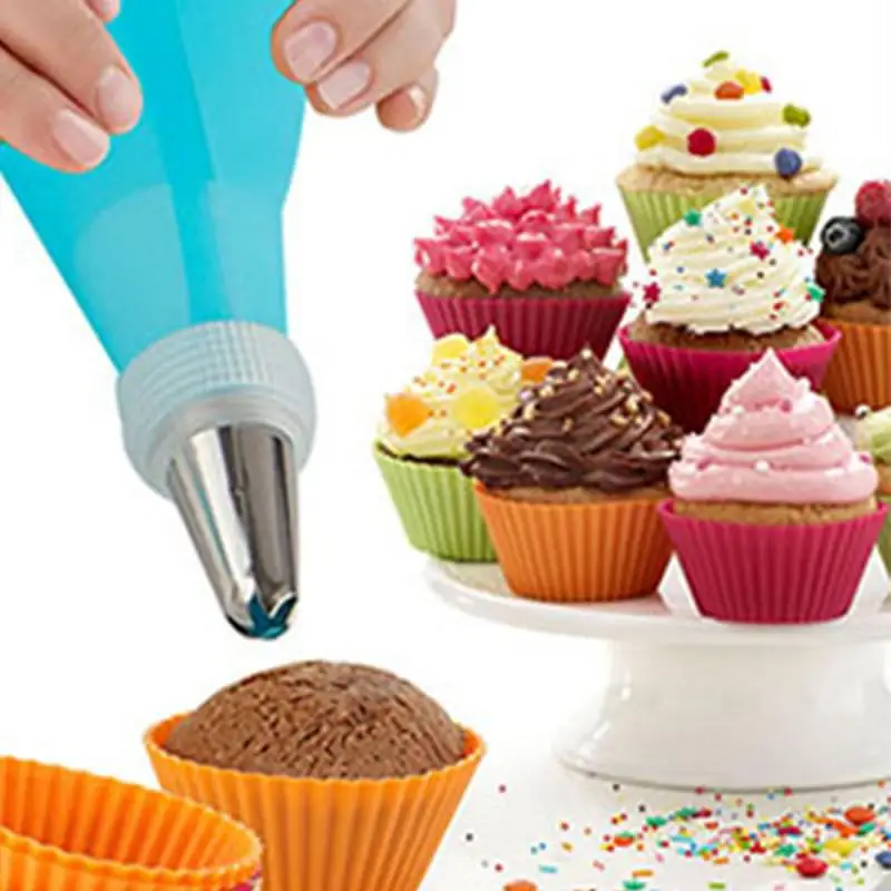 

8 PCS/Set Silicone Icing Piping Cream Pastry Bag + 6 PCS Stainless Steel Nozzle Pastry Tips Converter DIY Cake Decorating Tools