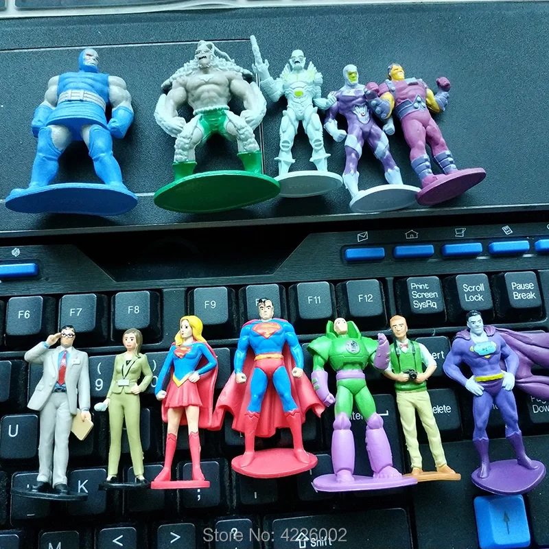 mini superhero figures