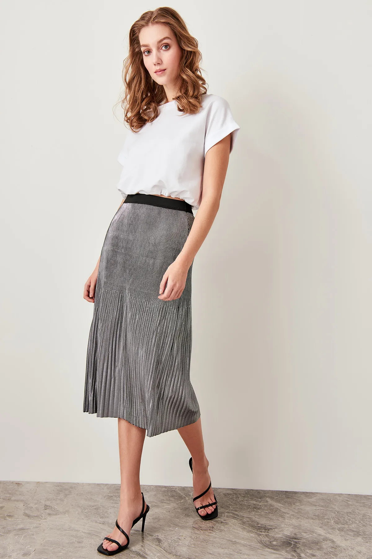 

Trendyol Silver Metallic Skirt Knitting Pilis TWOSS19YN0104
