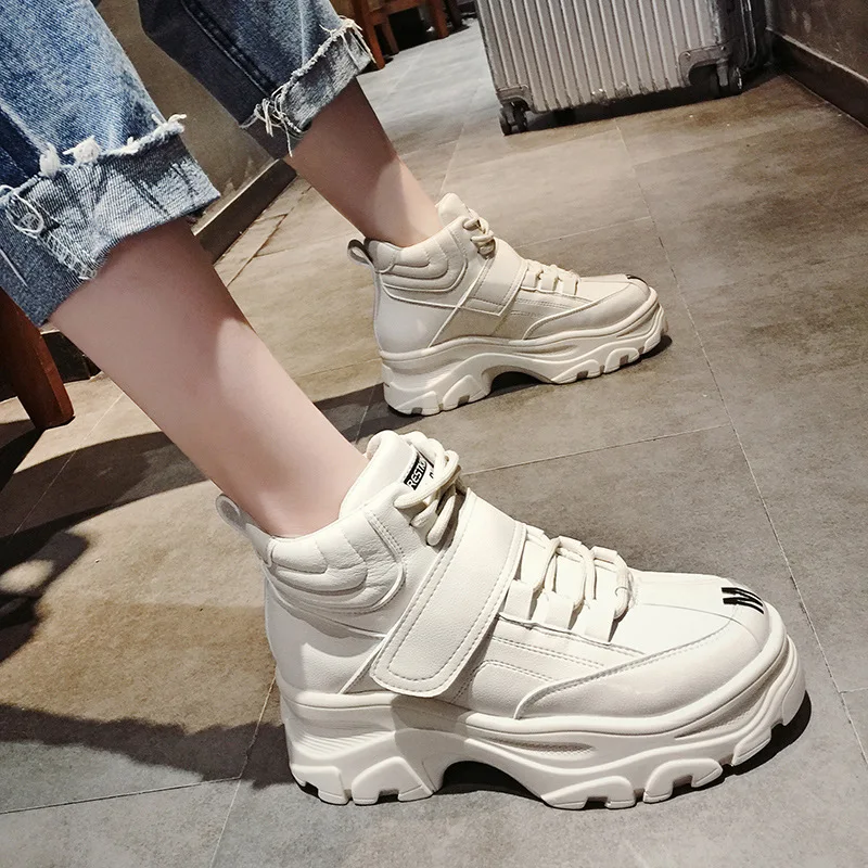 

INS British Thick Bottom Snow Boots Women Lace Up Martin Boots Woman Platform Ankle Military Boots Warm Fur Winter Women Sneaker