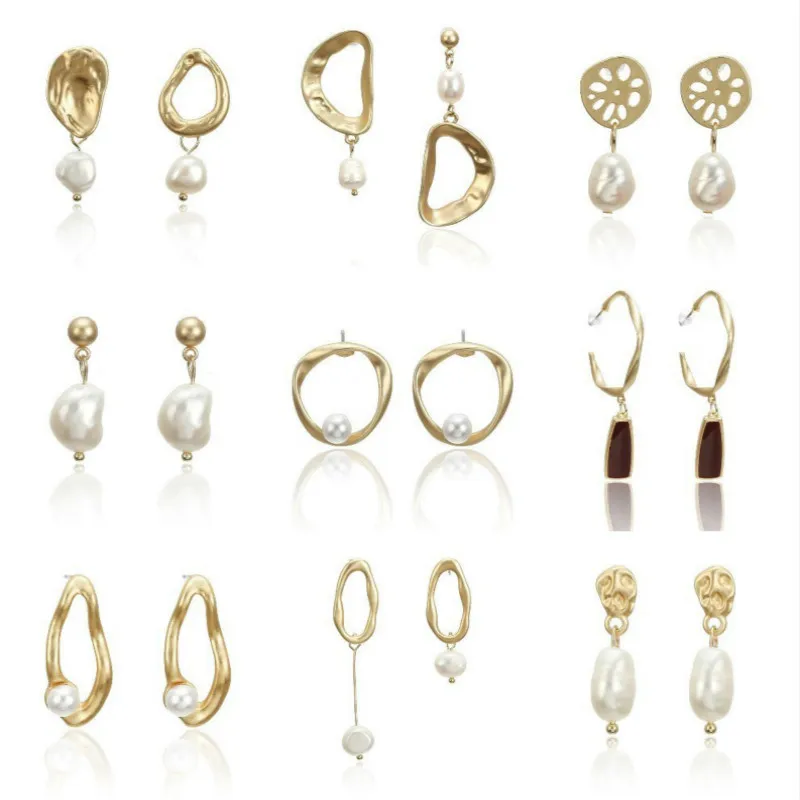 

Fashion 2019 Hollow Pearl Women Dangle Earrings Sweet Big Gold Round Pearl Drop Earrings For Female Jewelry