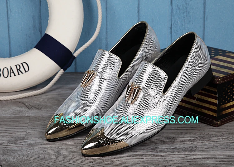 

Fashion New 2018 Flats Loafers Men Shoes Oxfords Slip on Dress Wedding Shoes Metal pointed toe Genuine leather Boats Shoes