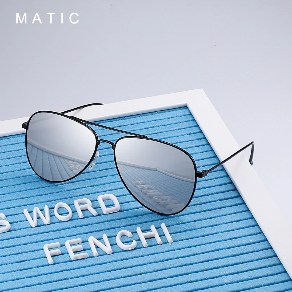 Color : Blue WYH Carry Transparent Glasses Box Female Small Fresh Simple Retro Personality Elegant Boy Creative Plastic Portable Eye Box Durable