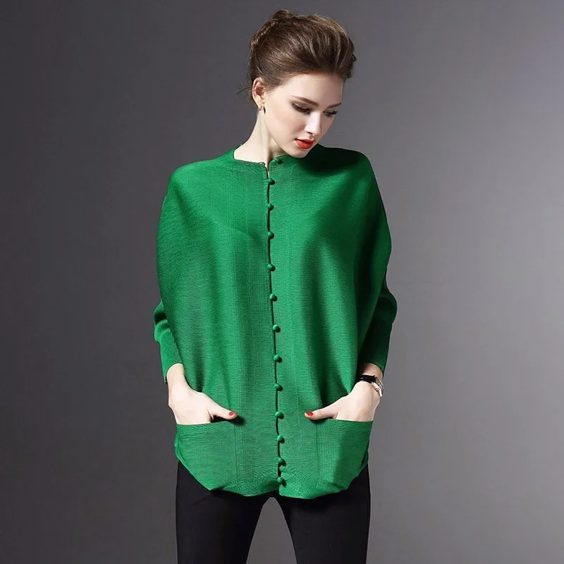 LANMREM 2019 New Fashion Pleated Clothing Shirt O-neck Long Batwing Sleeve Single Breasted Pleated Pockets Woman Blouse SA566