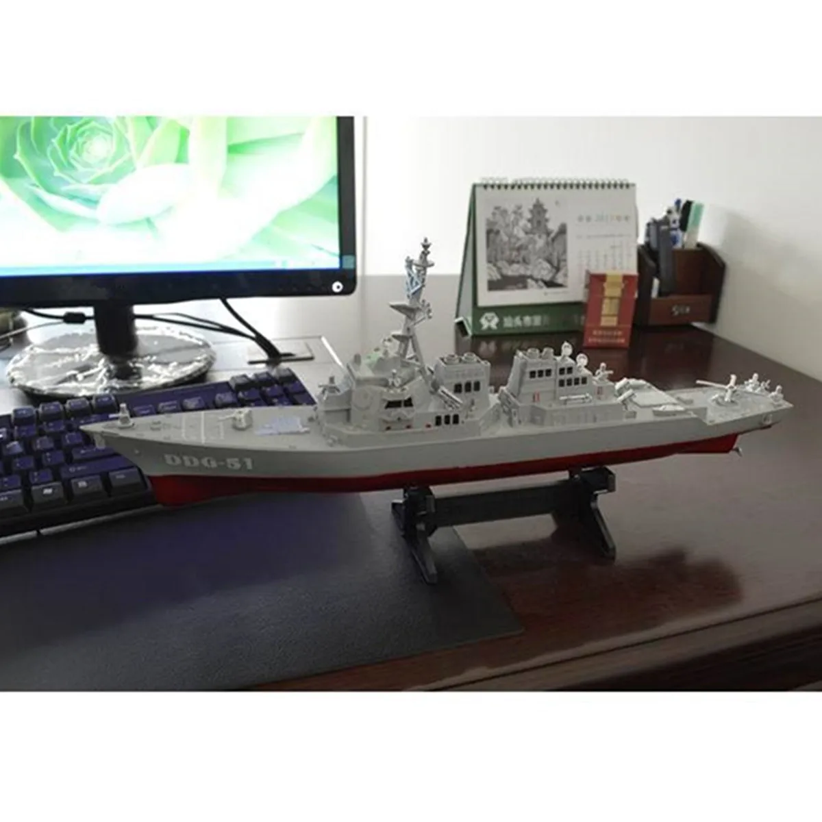 

Army Guided Missile Destroyer Ship Model Static Toys Display Stand Warship Model DIY Ship Models Toys Hobbies Children Gift