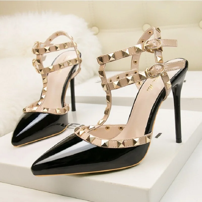

2019 Sexy Women Shoes Fashion Pumps Shoes Sexy Pointed Toe Rivet Women Shoes Thin Heels Hollow Super High Heel Shoes