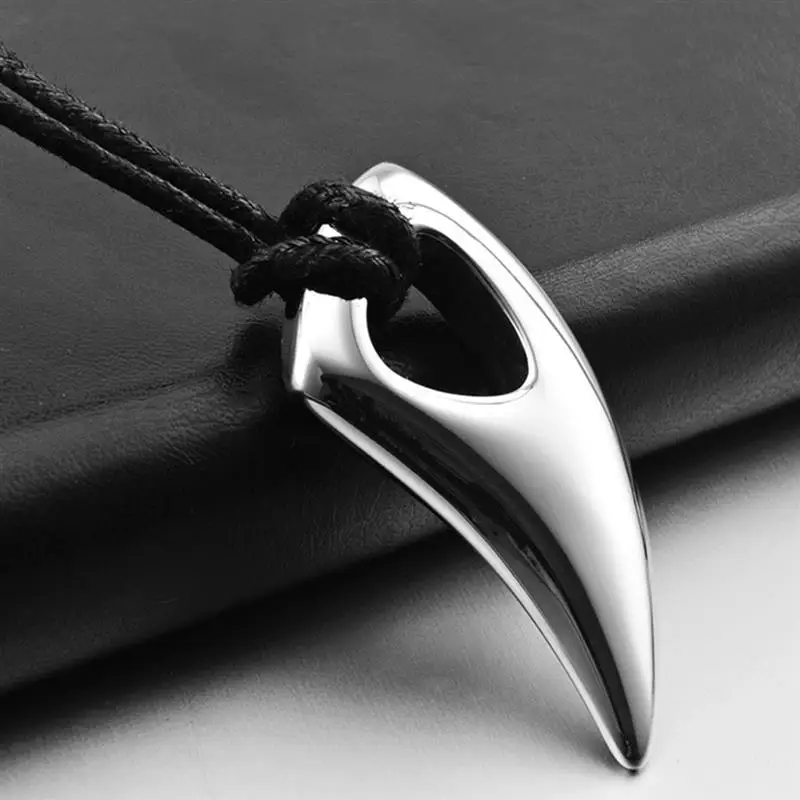 

YAKAMOZ Fashion Stainless Steel Bull Horn Men's Necklace Leather Rope Chain Adjustable Rock Punk Male Jewelry Gifts Black/Silver