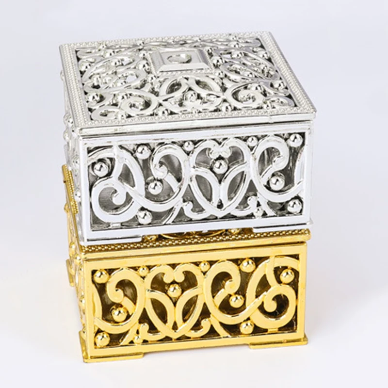 

High Quality 12pcs Gold Silver Creative Plastic Hollow Square Mini Candy Box For Wedding Decoration
