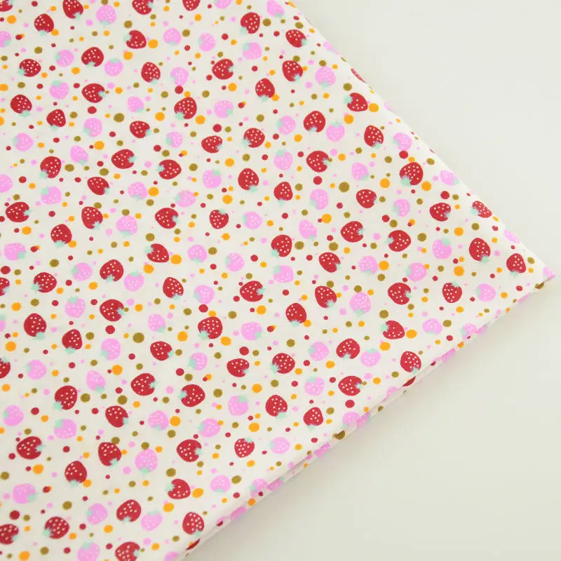 

Lovely Red and Pink Strawberry Designs 100% Cotton Fabric Plain Patchwork Tissue Tecido Sewing Beginner's Practice Home Textile