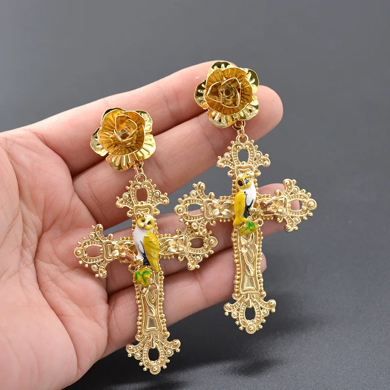 

2019 Vintage Baroque Women Flowers Big Cross Drop Earrings Exaggerated Style Party Show Jewelry Earrings Wholesale