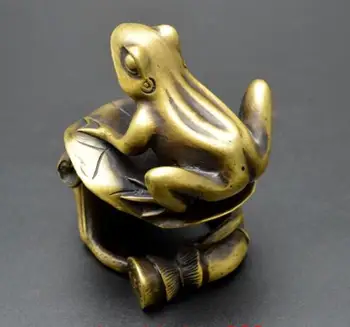 

Chinese Fengshui Bronze Lotus Root Frog Decoration Study Statue
