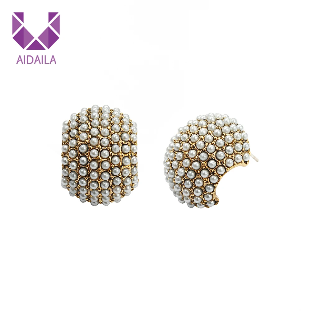 

Women Stud Earrings with Full Pearl and Half Round Beautiful Zinc Alloy Metal New Jewelry