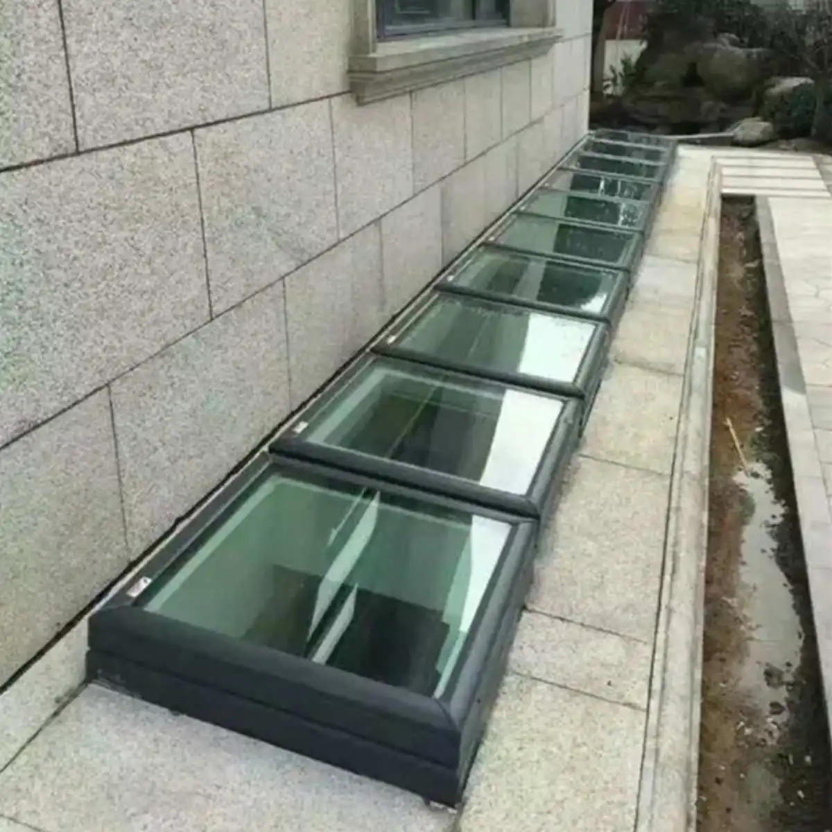 

80x50cm Aluminum Alloy Skylight Roof Window Anti-theft Ventilation Heat Insulation Polycarbonate Roof Window Home Garden Decor