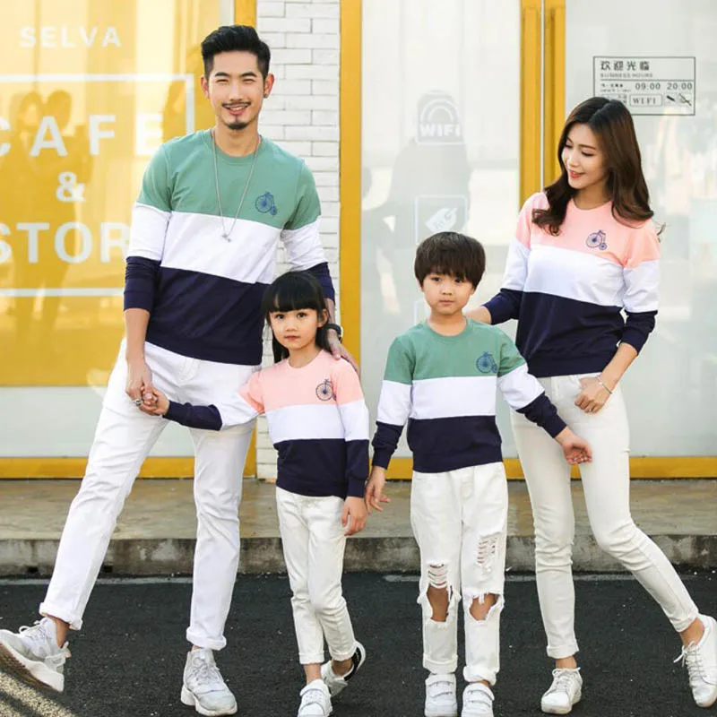

2019 Family Matching Outfits Mom/Dad/Baby Stripe Long-Sleeve Cotton T shirts spring/autumn Family Clothing sets