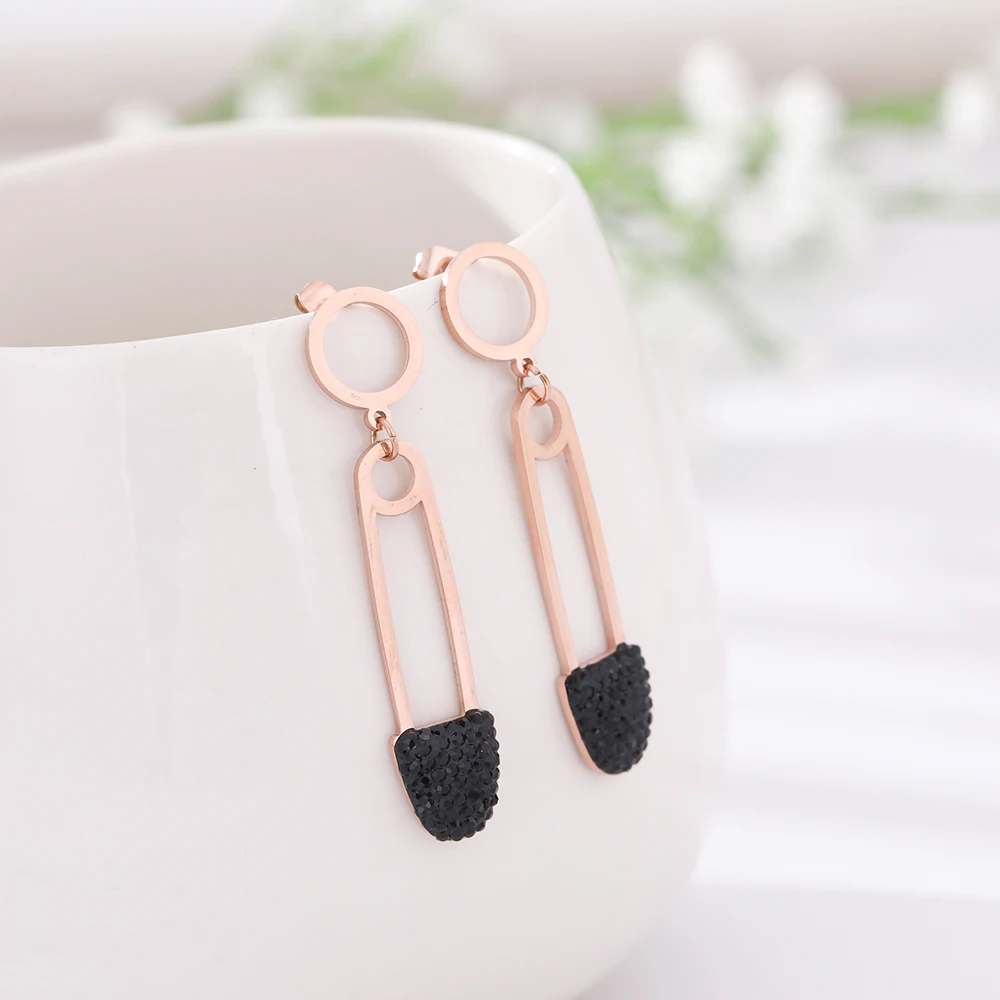 

Unique Designer Paperclip Safety Pin Drop Earrings Fashion Elegant Women Jewelry Gold Color Filled Delicate Cz Earring 2020 New