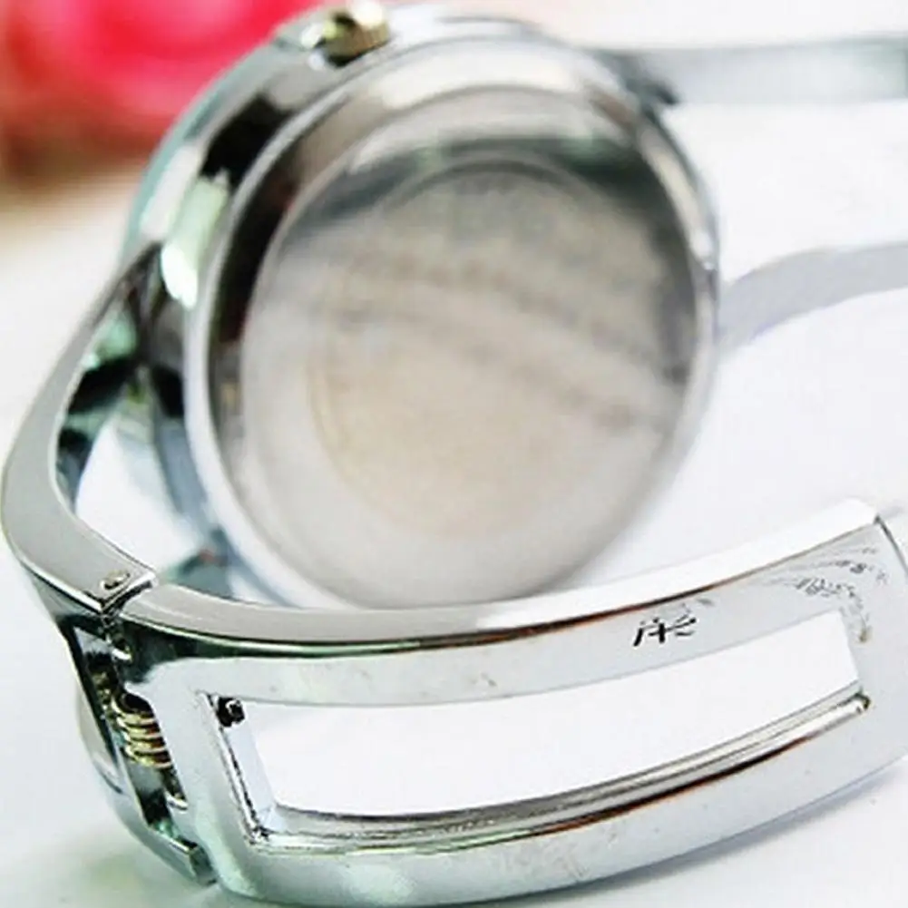 

Analog Display Quartz Wrist Watch Ladies Luxury Bangle Watches for Paties Casual Decor Stainless Steel Quartz Wristwatches