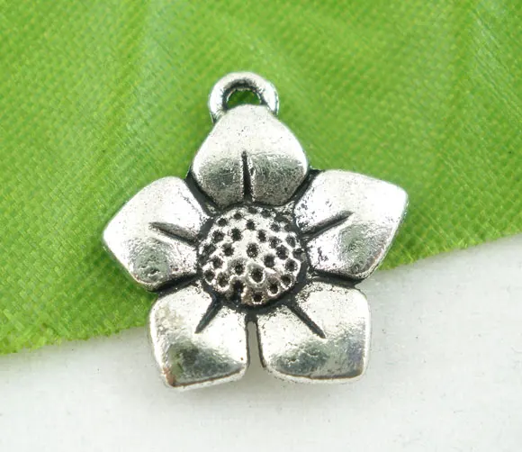 

Lovely 40PCs Antique Silver Flower Charms Pendants 15mm (B02098)