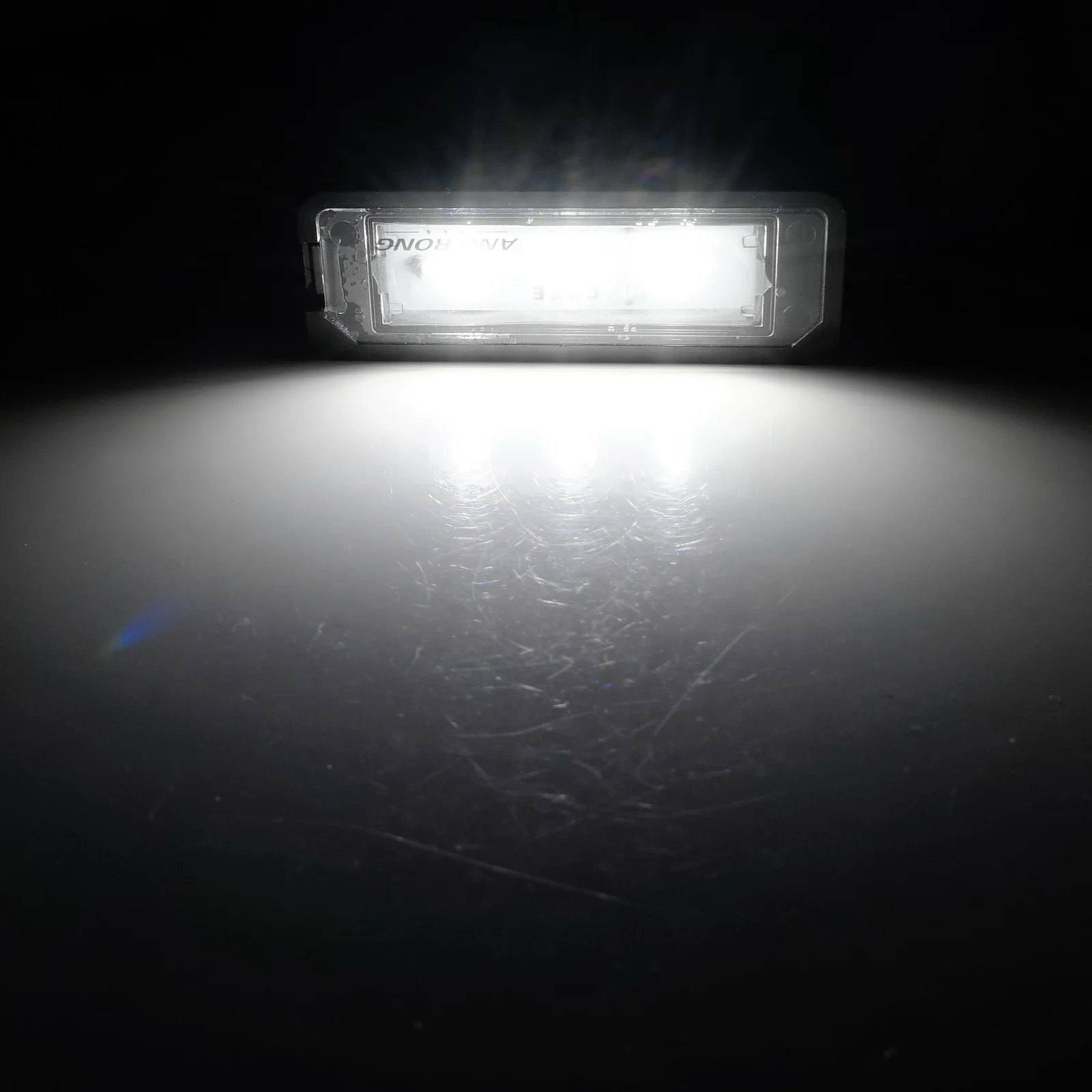 number plate light defective passat b6