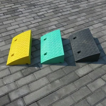 

Hard Plastic Curb Ramps Portable Heavy Duty Threshold Ramp for Car Truck Scooter Bike Motorcycle 50x27x6.7cm