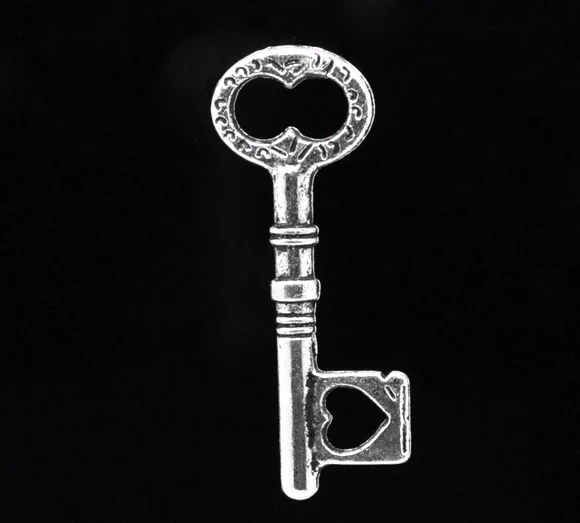 

Lovely 30 Silver Tone Key Charm Pendants 34x12mm (B14073)