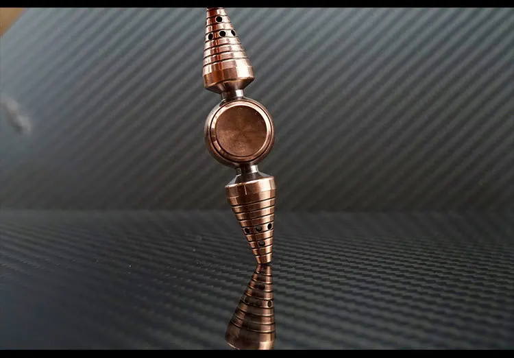

Three Angle Original Two-Leaf Warhead Hand Spinner Purple Copper Metal Spinner Toy Fidget Adult Decompression Plaything