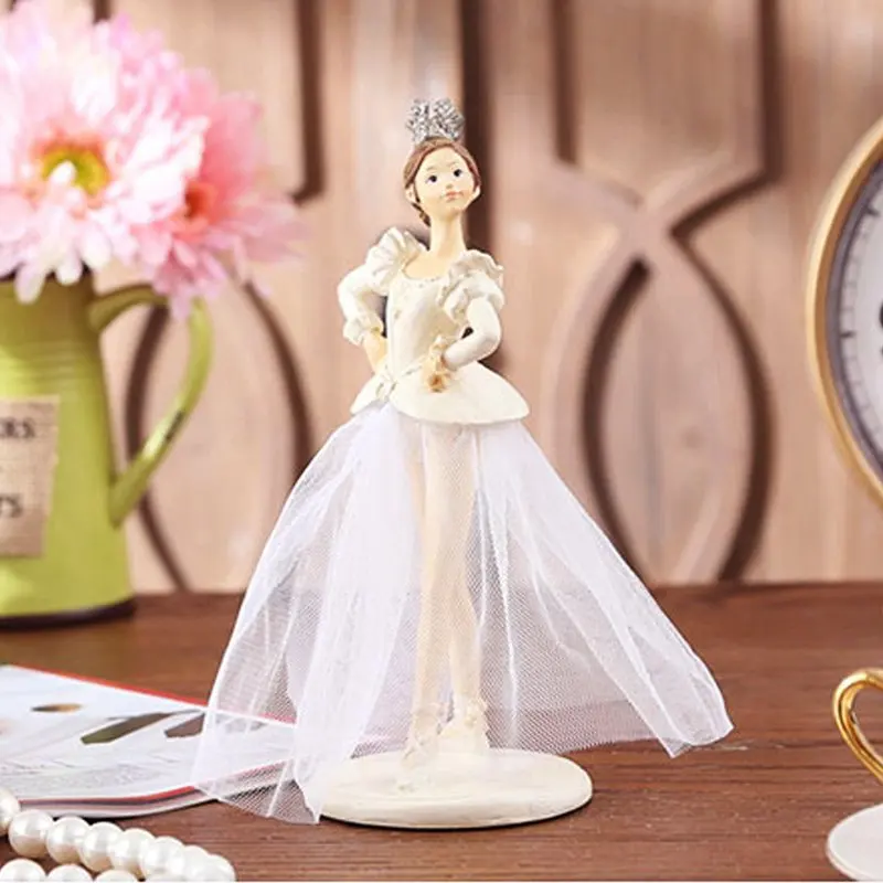 

European creative home desktop decoration high-grade resin crafts gifts Princess room exquisite decoration ballet Akimbo girl