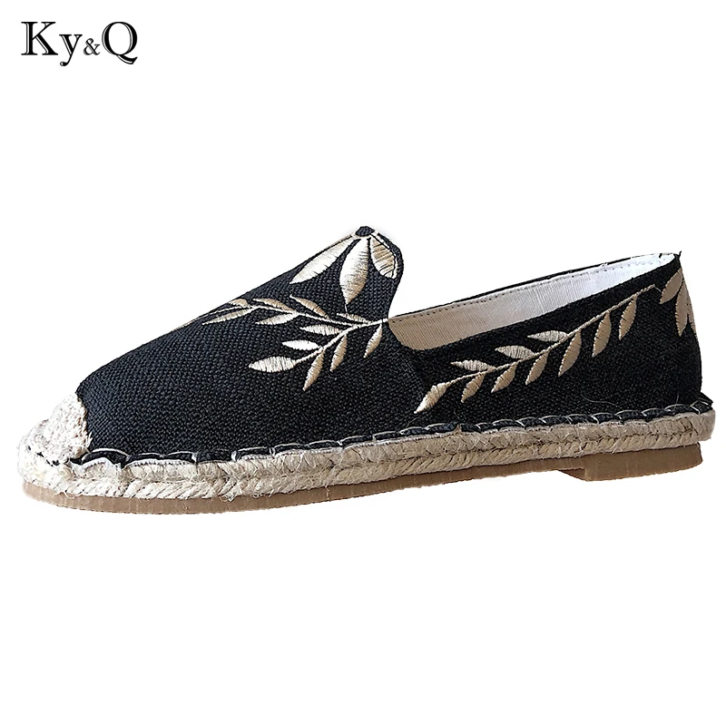 

2019 Spring New Ladies Round Head Leaves Flowers Embroidery Straw Comfortable Fisherman Shallow Mouth Flat Espadrilles Shoes