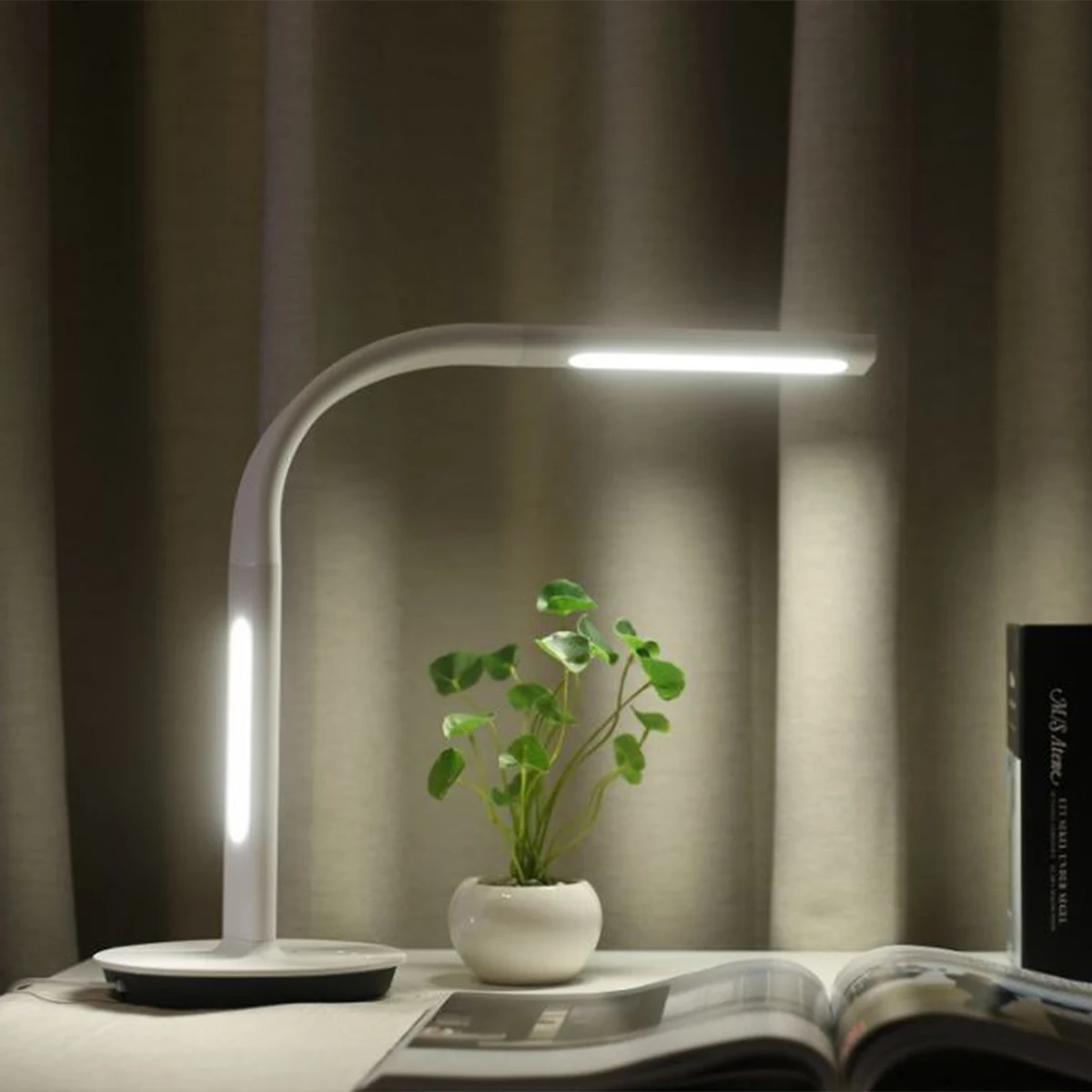 Xiaomi Mijia Mi Smart LED Desk Lamp Table Lamp Dimming Reading Light WiFi Enabled Work with Alexa M