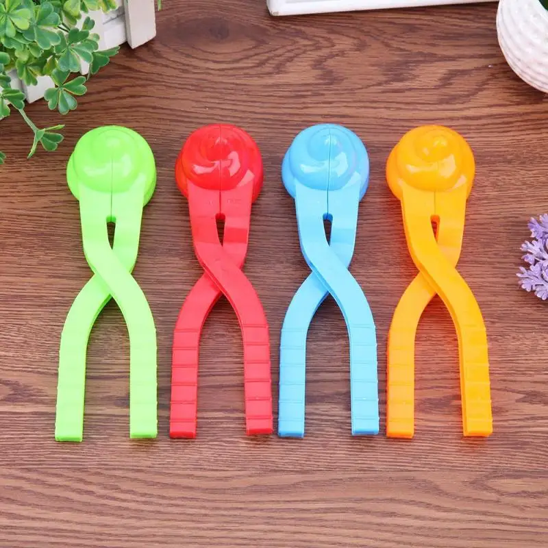

Cartoon Lovely Shaped Snowball Maker Clip Children Outdoor Winter Snow Sand Mold Tool Creative Outdoor Fun & Sports