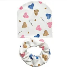 Зимняя Теплая Одежда для новорожденных девочек и мальчиков,, одежда, шарф шаль с принтом в виде сердца, повседневный комплект шапочки с геометрическим узором